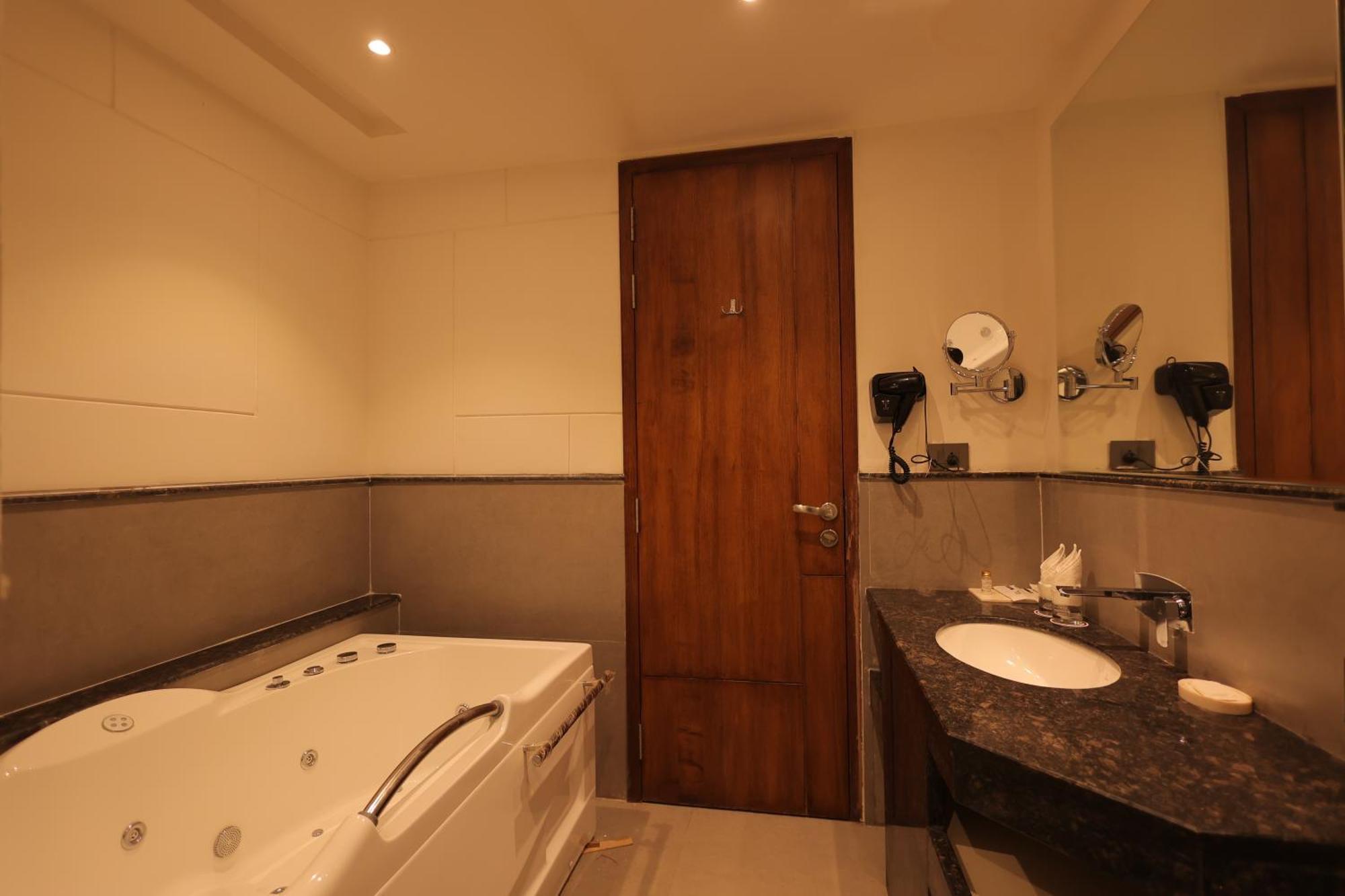 Hotel Pride Elite Haridwār Extérieur photo